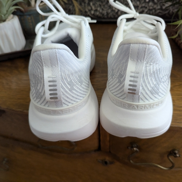 Under Armour Infinite Pro White 10.5 Quartz Men Road Running worn once indoors - Picture 7 of 12